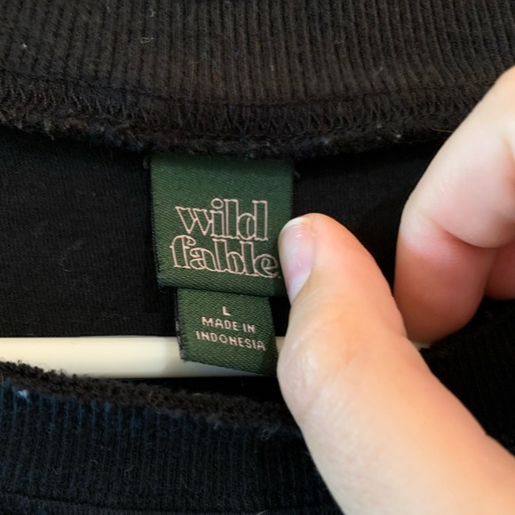 Black Cropped Tee - Picture 3 of 3